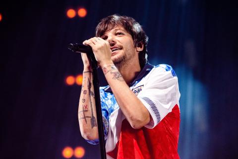 1D Home Room — Louis Tomlinson's 28 Songs, a playlist by Louis