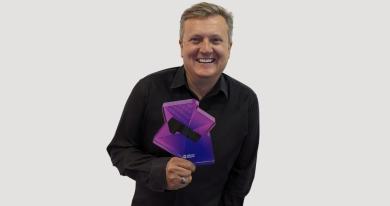 ALED JONES ONE VOICE FULL CIRCLE CLASSICAL ALBUM NUMBER 1